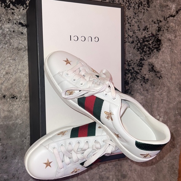 Gucci Other - Tennis shoes Ace sneaker with bee